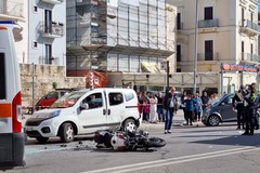 Incidente auto-moto in zona porto, uomo in ospedale