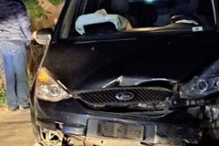 Con la moto contro un'auto in provincia di Bari, muore 17enne
