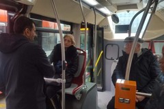 Autobus ibridi, in arrivo altri 35 mezzi. Abbonamenti a 20 euro: superata quota 13mila