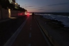 Via Argiro si illumina, il lungomare di Palese e Santo Spirito si spegne