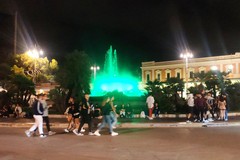 Giornata nazionale della Sla, a Bari la fontana di piazza Moro si tinge di verde