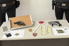 Armi, munizioni e droga: i Carabinieri arrestano un 19enne barese