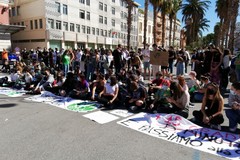 Bari, Fridays for Future torna in piazza per il clima