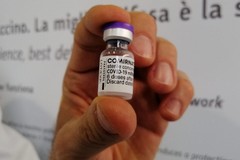 Vaccini, in Puglia superata quota 1 milione e 400mila dosi. Lopalco: "Presentarsi negli hub agli orari indicati"