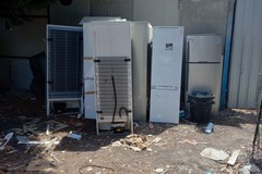 Smaltimento illecito di elettrodomestici, 5 denunce a Bari