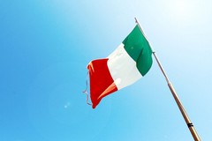 Bari omaggia Giuseppe Di Vittorio: deposizione della corona di fiori per la Festa dei Lavoratori