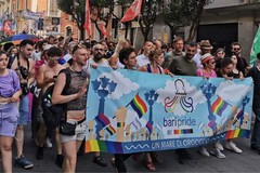 Bari pride 2022, in 10mila scendono in strada per rivendicare diritti e libertà