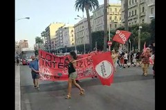 G20, in 200 in piazza a Bari: "Contro l'imperialismo e per l'autodeterminazione dei popoli"