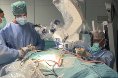 Intervento mini-invasivo al Policlinico di Bari: rimosso un tumore al cervello senza incisioni