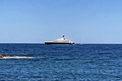 Sfilata di vip a Bari, avvistato lo yacht di Michael Jordan