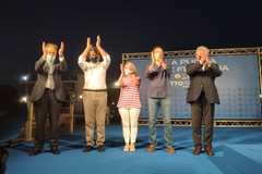 Salvini, Meloni e Tajani in piazza con Fitto: «Centrodestra unito per la Puglia»