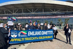 "Emiliano si dimetta", all'ospedale Covid manifestazione di Fratelli d'Italia