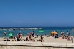 Primo fine settimana estivo, a Bari si riempiono le spiagge