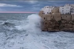 Allerta rossa sulla Puglia, possibili onde di maremoto sulla costa - Revocata alle 7:30