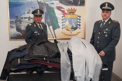 Abbigliamento contraffatto sequestrato in provincia di Bari, donato in beneficenza