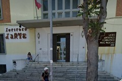 Malore improvviso, muore docente 66enne al "De Nittis-Pascali" di Bari