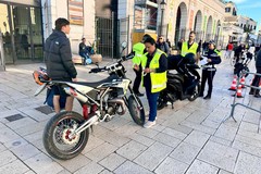 E-bike, monopattini e scooter, giro di vite della Polizia Locale a Bari