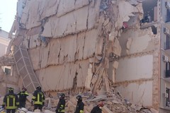 Palazzina crollata, dichiarato inagibile l'immobile di via Pinto 16