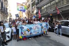Diecimila in piazza per il Bari Pride, il sindaco: «Diritti da garantire a tutti»