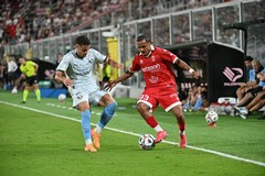 Inzaghi la vince coi cambi. Il Bari cade anche a Palermo: finisce 2-0