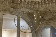 Installato nel foyer del Teatro Margherita il lampadario artistico di Mario Nanni