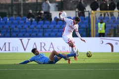 Sorridono solo i leccesi Calabro e Bleve. Il Bari perde a Carrara 1-0
