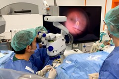 Virus immesso sotto la retina per recuperare la vista, innovativo intervento al Policlinico di Bari