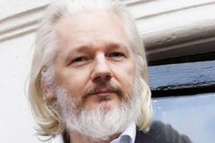 Cittadinanza onoraria per Julian Assange, la decisione nel Consiglio comunale di Bari