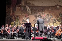 Katia Ricciarelli e l'orchestra metropolitana di Bari suonano per il giorno della memoria