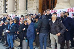 Banca Popolare di Bari, sit-in davanti Bankitalia: «Trovare soluzione concreta»