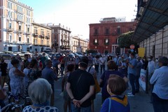 Cittadini in piazza contro i roghi: «Bari non sarà nuova terra dei fuochi»