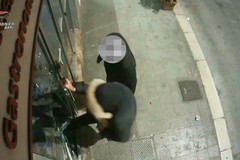 Spaccata in un panificio in centro, due arresti a Bari