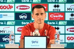 Kevin Lasagna si presenta ai baresi: «Da fuori sempre visto curva bellissima»