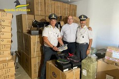 Scarpe contraffatte sequestrate a Bari, donate in beneficenza