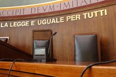 Soldi e sesso per superare l'esame, assolto ex funzionario della Corte d'appello di Bari