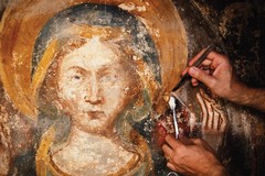 Riemersi gli affreschi originali della "Madonna del Segno" nella chiesa di San Martino a Bari