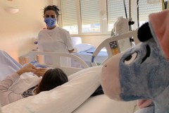 Papà detenuto dona il rene a sua figlia per salvarle la vita