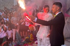 Matrimonio a Bari vecchia per Nicola Bellomo, il calciatore biancorosso sposa la "sua" Angela