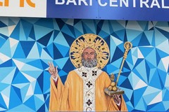 Stazione Bari centrale, arriva il murale dedicato a San Nicola