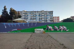 Completato il murale del trenino del Bari a Japigia