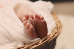 Giuseppe è il primo nato nel 2024 a Bari, è venuto al mondo 46 minuti dopo mezzanotte