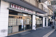 Tagliano la serranda e ripuliscono la cassa: furto a Nonno Marcello