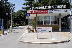 In ospedale con ferita da arma da fuoco, indagano i carabinieri