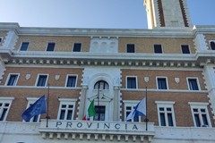 Bandiere a mezz'asta a Bari: in ricordo delle vittime della Shoah