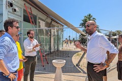 Furti in spiaggia a Bari, interviene il sindaco: «Armadietti di sicurezza e più controlli»