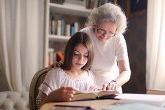 Festa dei Nonni: a Bari un incontro dedicato al legame tra generazioni e alla solidarietà a sostegno dell'infanzia