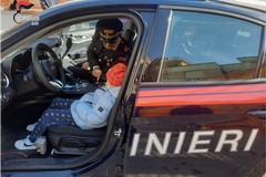 Carabinieri e volontari rallegrano i bimbi del Reparto di Oncoematologia Pediatrica del Policlinico di Bari