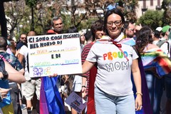 Seimila in piazza per il Bari Pride: "Sfiliamo per i diritti di tutti"