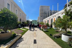 L'oasi urbana di "Primavera Mediterranea" in Piazza del Ferrarese a Bari