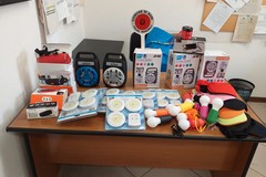 Merce contraffatta nel mercato di Santa Scolastica, scatta la multa da 5mila euro